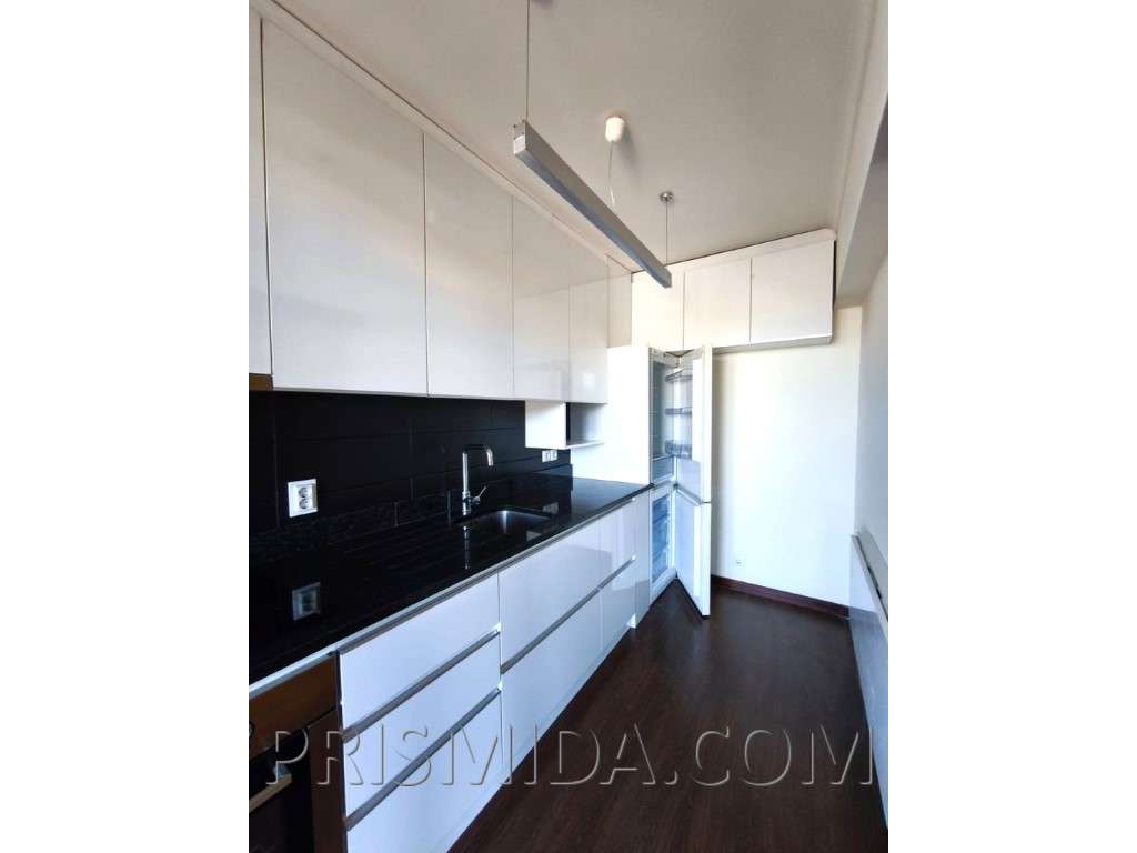 Duplex T4+office Renovado | Bi-Familiar | Terraço c/Churrasqueira-19