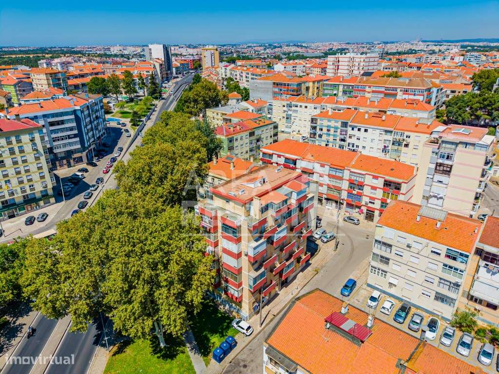 Excelente Apartamento T2 nas Paivas - Ótimo Potencial e Localização...-52