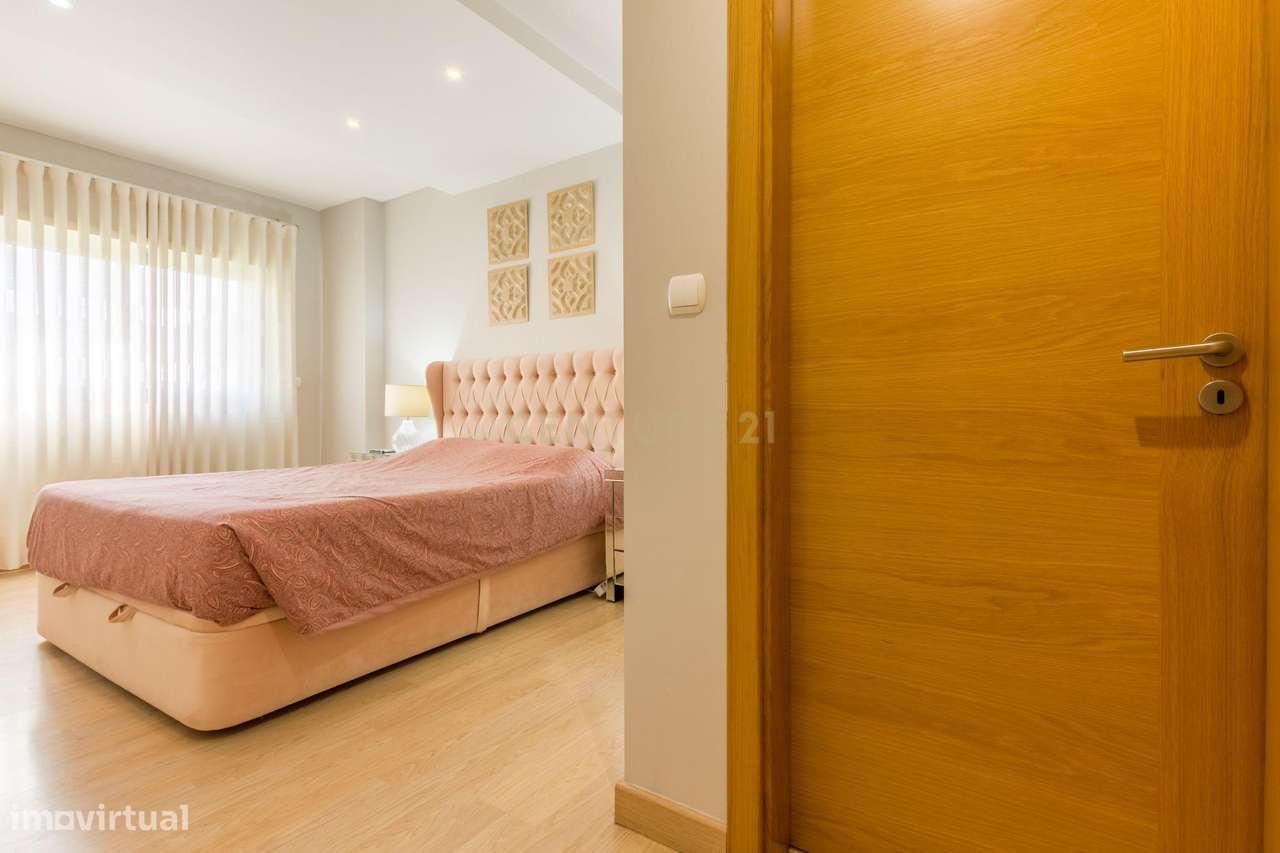 Apartamento T3 com Suíte, Arrecadação e Parqueamento – Conforto, Espaç-18