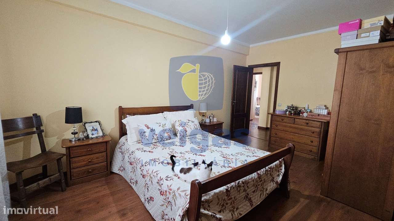 Apartamento T4 com 3 WC e Estacionamento-28
