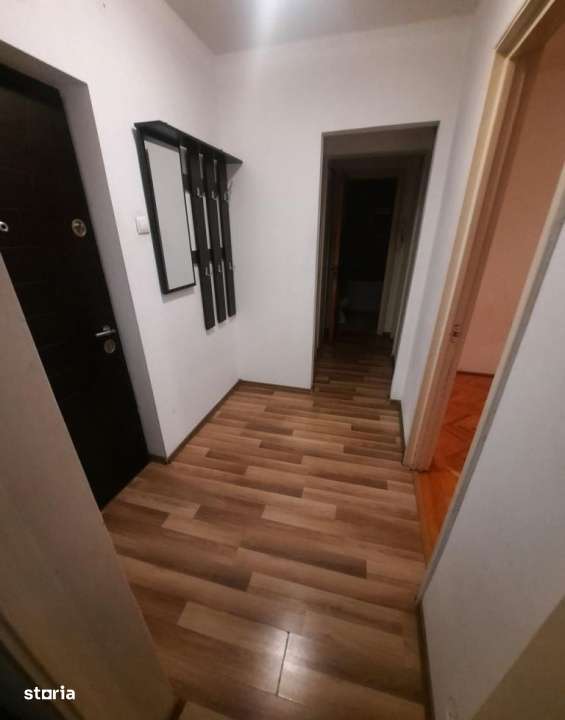 Titan - 2 camere - metrou - zona linistita-0