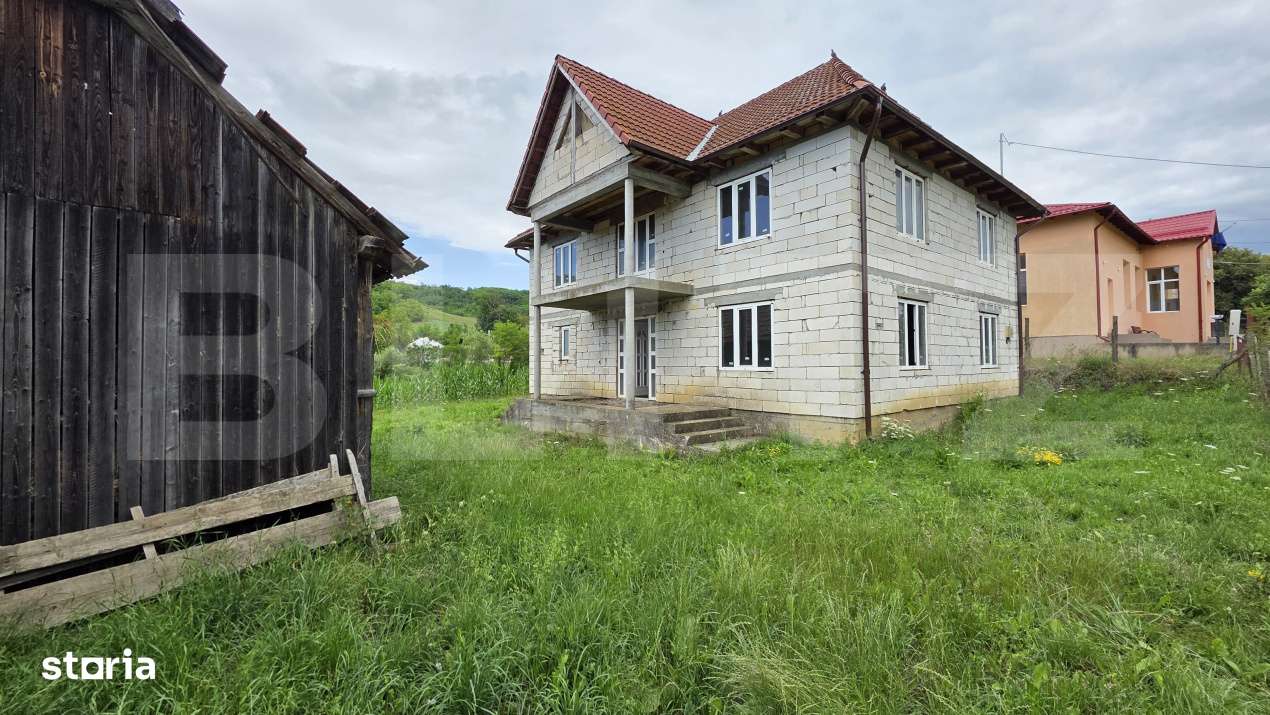 Casa la tara  de vanzare, cu 13 ari de teren, la 40 km de Bistrita - Imagine principală: 3/18