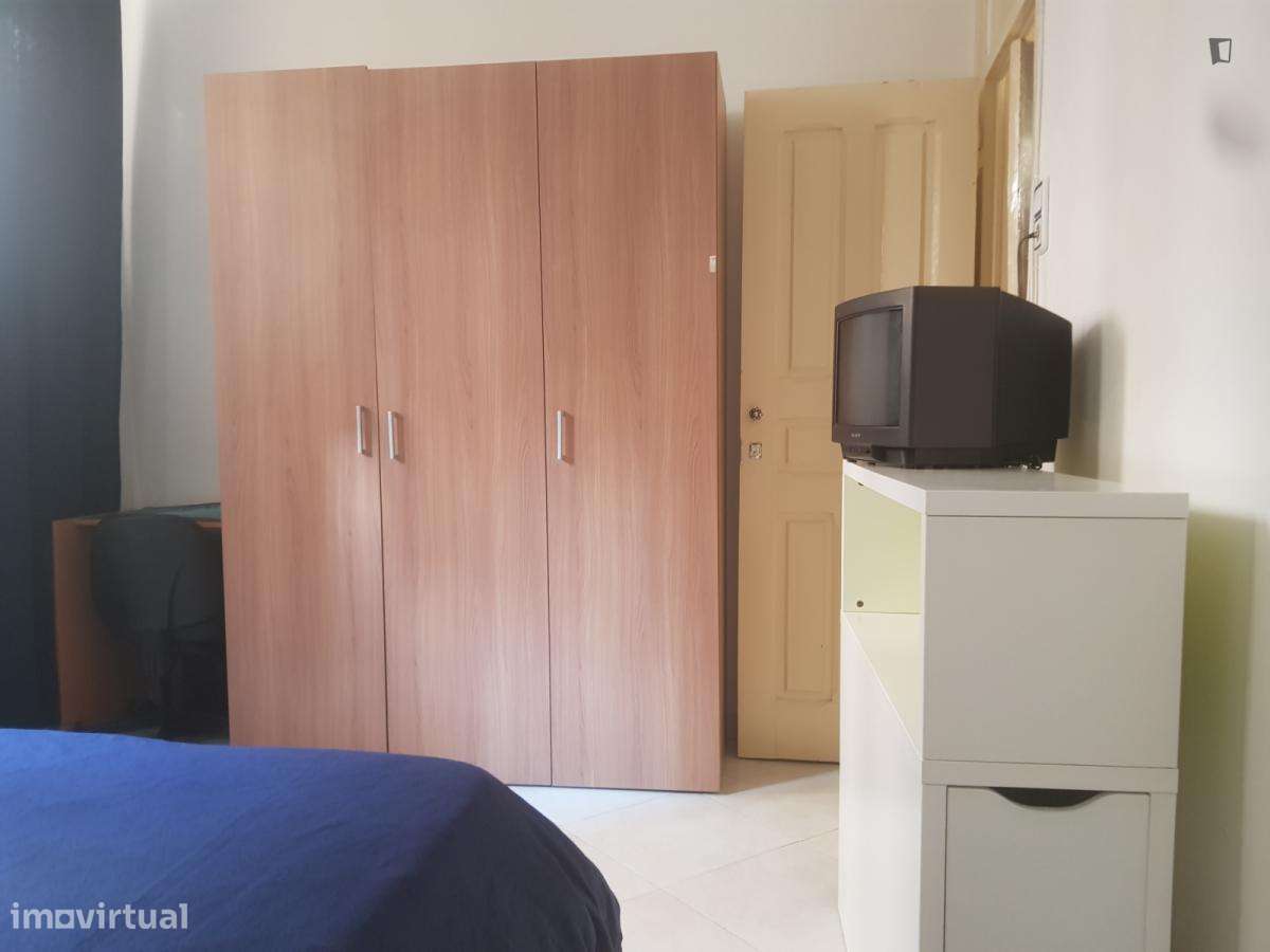 Quarto - localizado em Alameda Lisbon - Grande imagem: 5/8