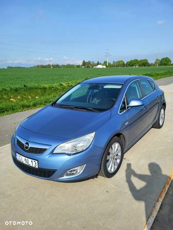 Opel Astra IV 1.4 T Cosmo - 11