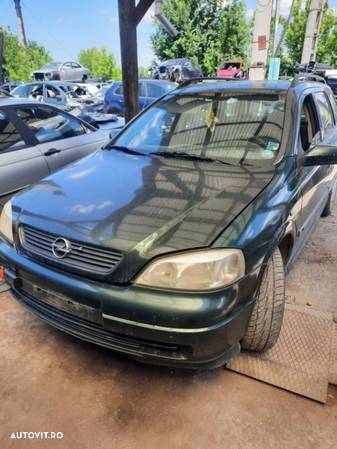 Dezmembrez Opel Astra G - 2