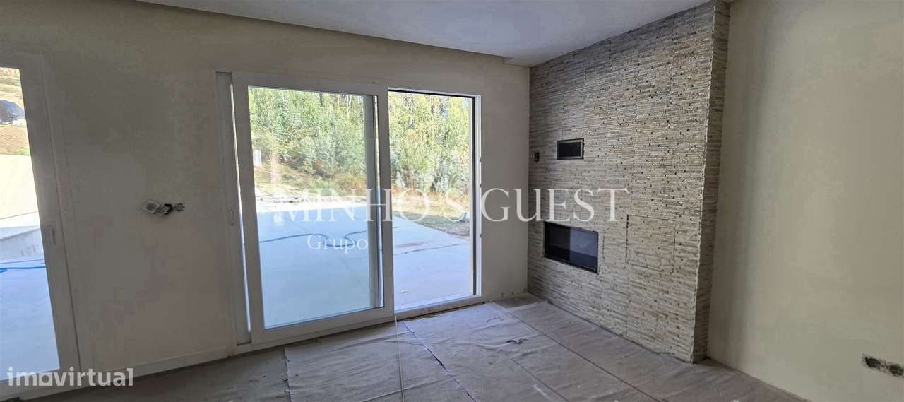 Moradia Individual V3 Nova c/ Piscina, Churrasqueira e Jardim em Espin-7