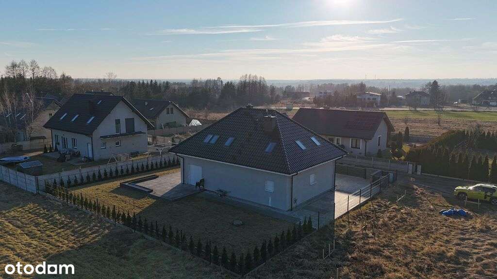 Wolnostojący dom na sprzedaż - Borek