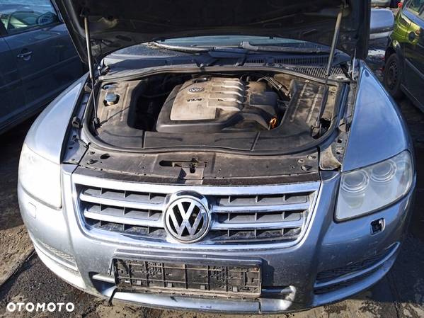 VW TOUAREG 2,5 TDI 02-10 Rozrusznik - 2