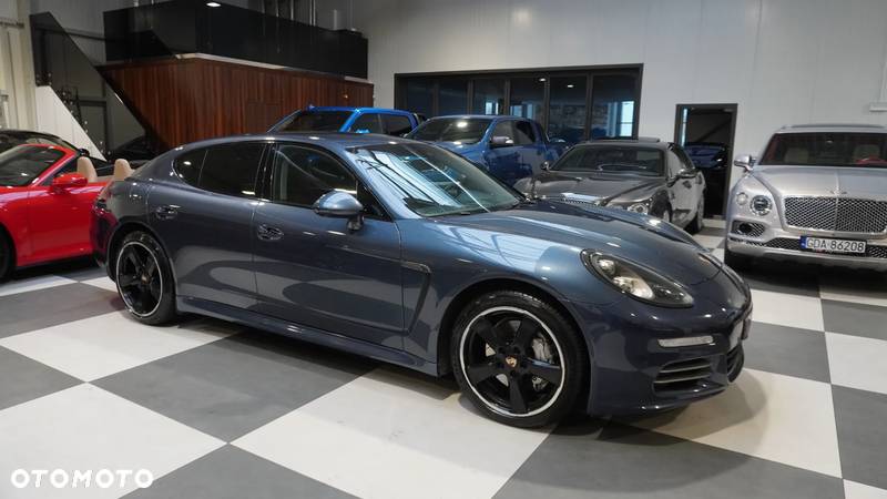 Porsche Panamera 4S - 13