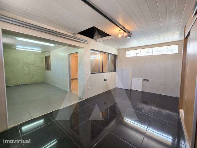 Garagem com 6 divisões localizada na Praia da Vagueira - Grande imagem: 4/12