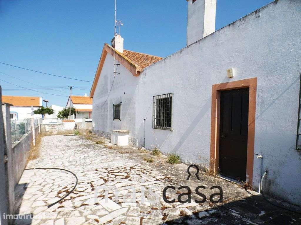 Moradia T2 com Quintal, Anexos e Garagem ! - Grande imagem: 4/20