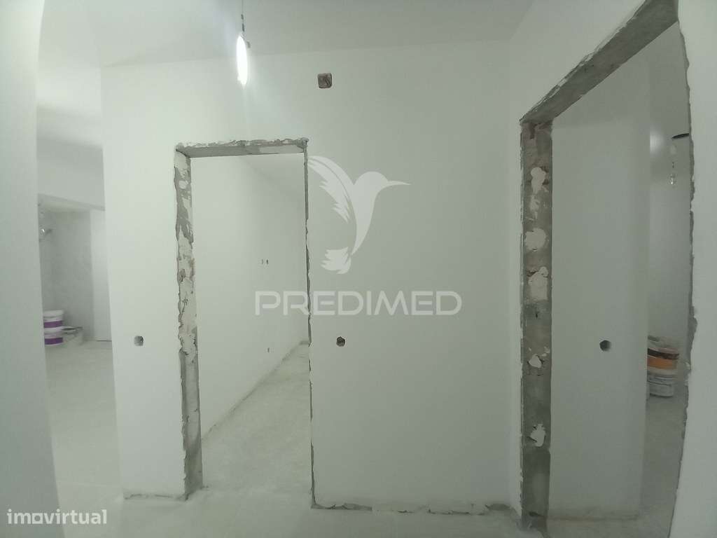 Apartamento T2 Remodelado | Feijó / Laranjeiro - Grande imagem: 4/26