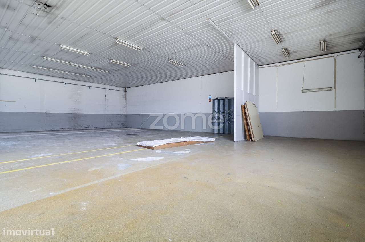 Armazém para Arrendamento em Creixomil, Guimarães - 670m² - Grande imagem: 5/32