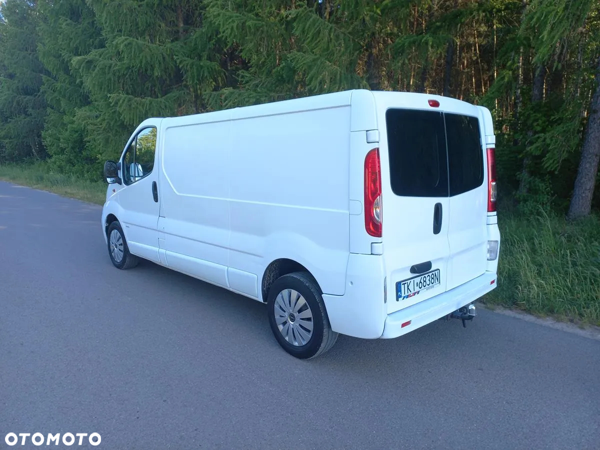 Opel Vivaro - 11