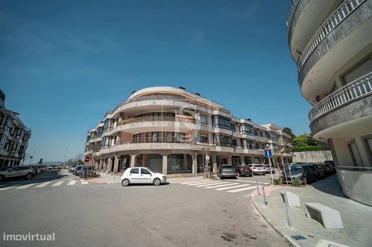 T2 Renovado com Garagem em Urgezes – Junto ao Centro de Guimarães!-21