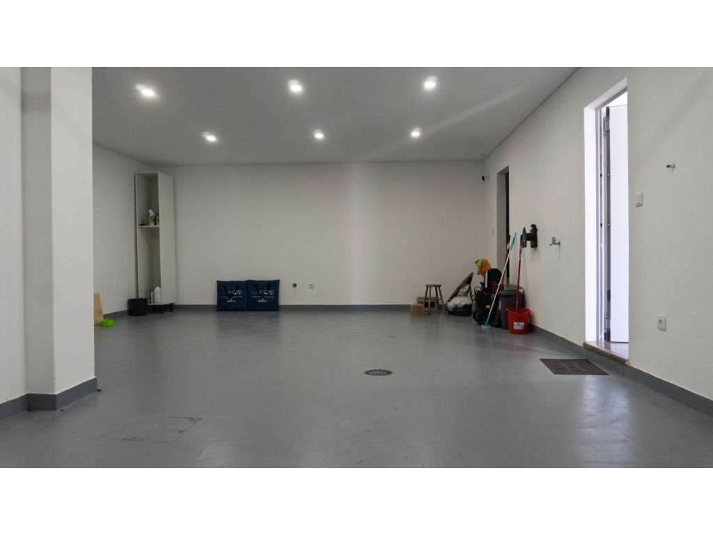 Moradia T3 com Piscina em Sesimbra-36