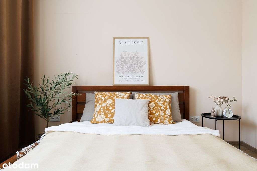 Z osobną kuchnią na zielonym osiedlu (do remontu)-1