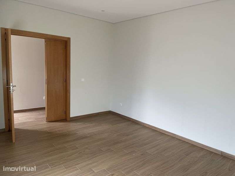 Moradia em Alfena - Largo da Codiceira - Grande imagem: 5/8