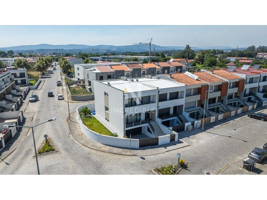 MORADIA T3 SEMI-NOVA EM GAVETO - MERELIM, BRAGA-32