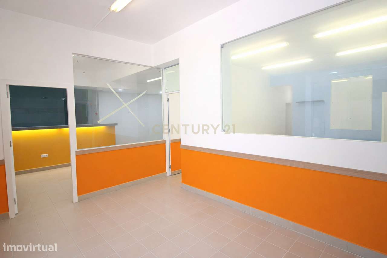 Escritório / Espaço Comercial para Arrendamento em São Martinho – Func - Grande imagem: 5/12