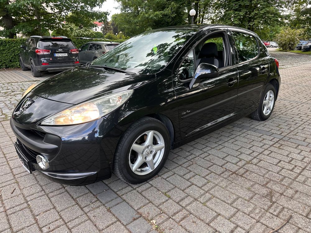 Peugeot 207 95 VTi Family 2010