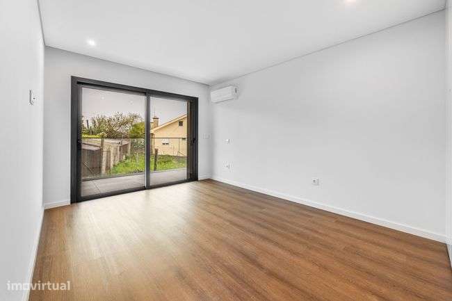 Apartamento T3 Novo  em Ferreiros-14