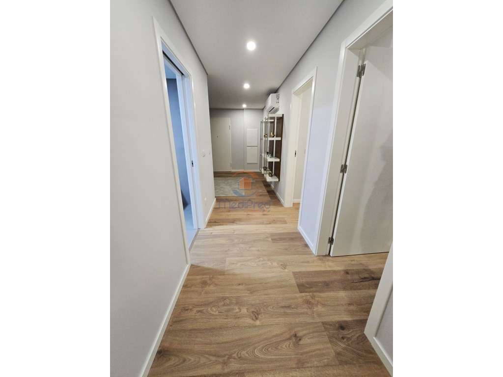 Apartamentos T4 c/ 2 Suítes, Varandas e 2 Parqueamentos | Alverca d...-18