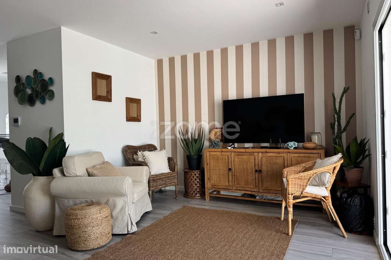 Moradia T4 com 2 Suites-8