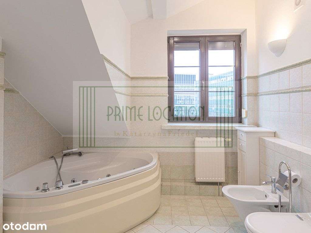 możliwość 3 pokoi / 2 garaże / balkon-9