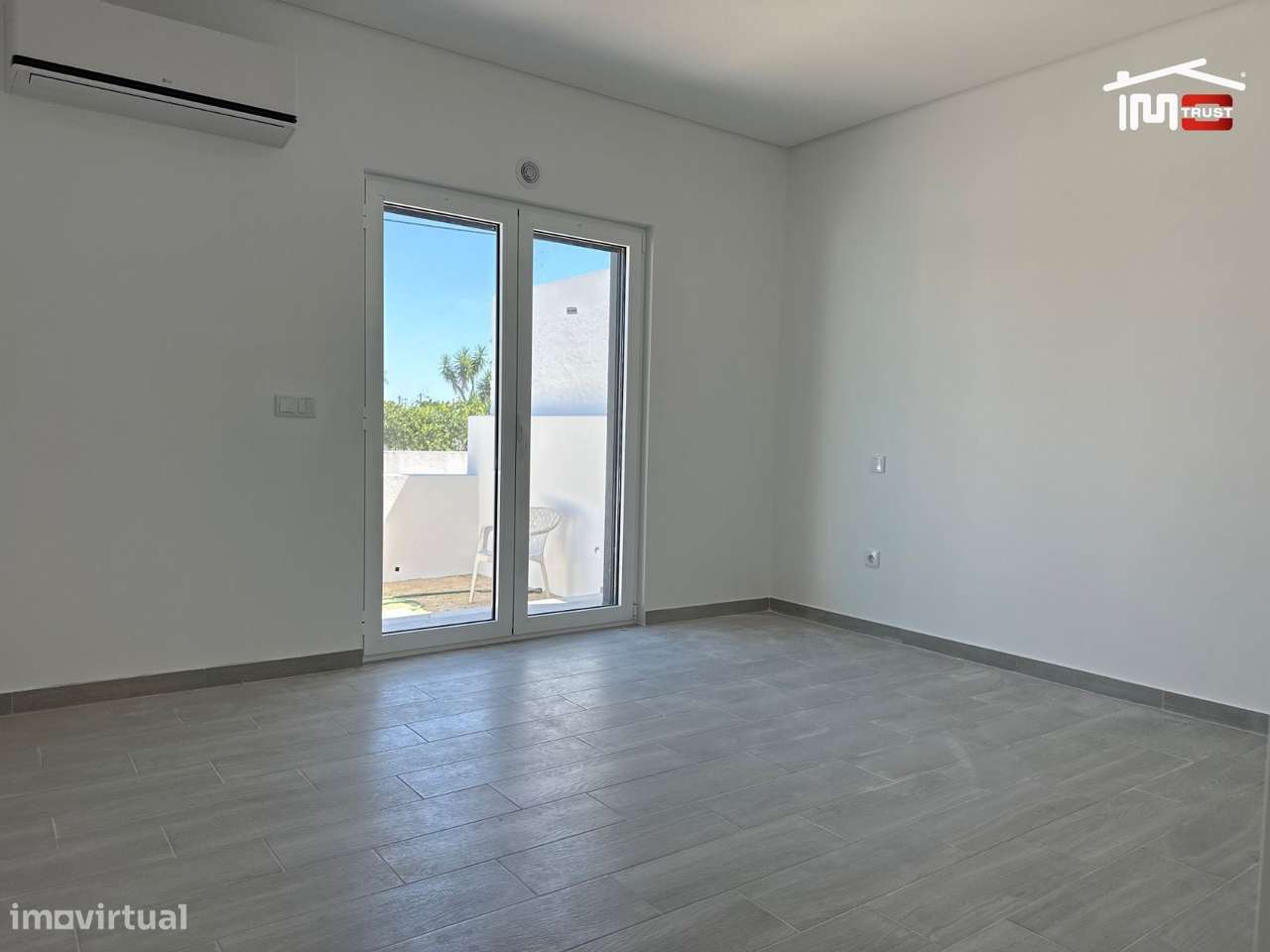 Incrível Moradia T4+1 - Com 612M2 de Terreno-23