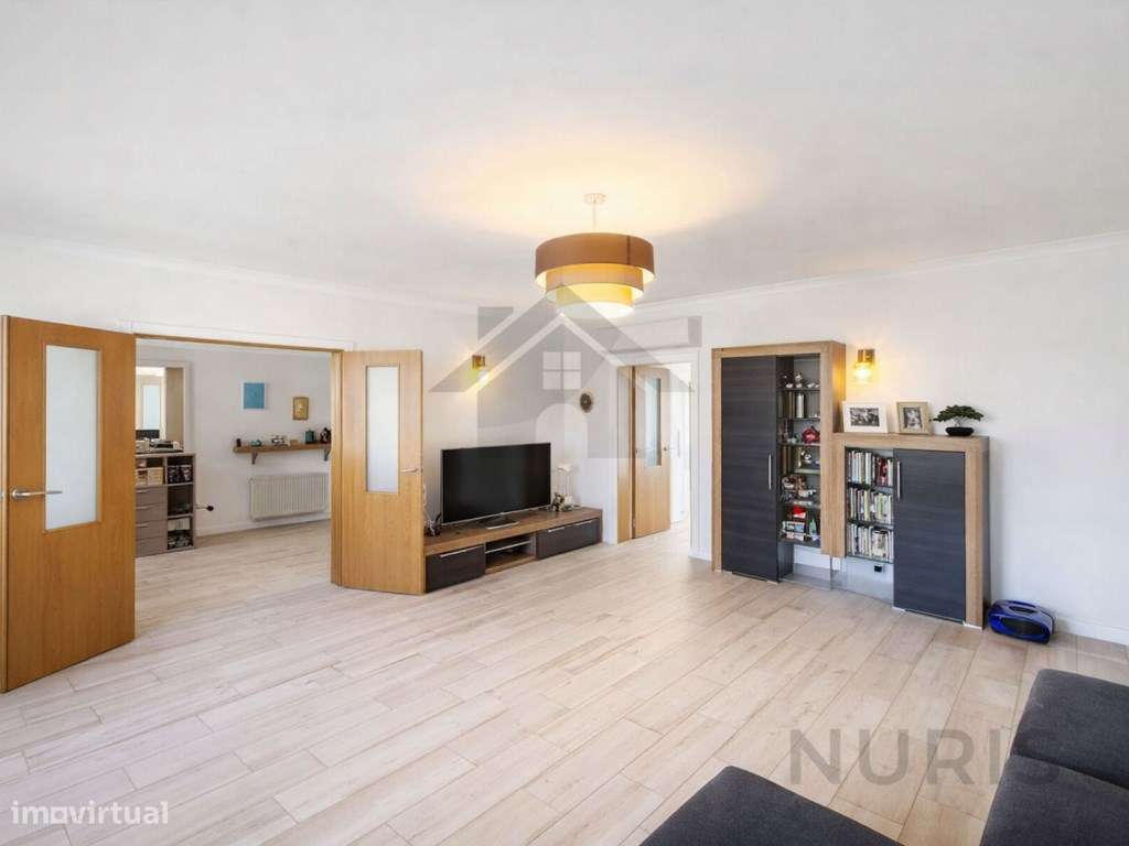 Moradia T5 com piscina para venda na Bela Vista - Lagoa - Grande imagem: 5/18