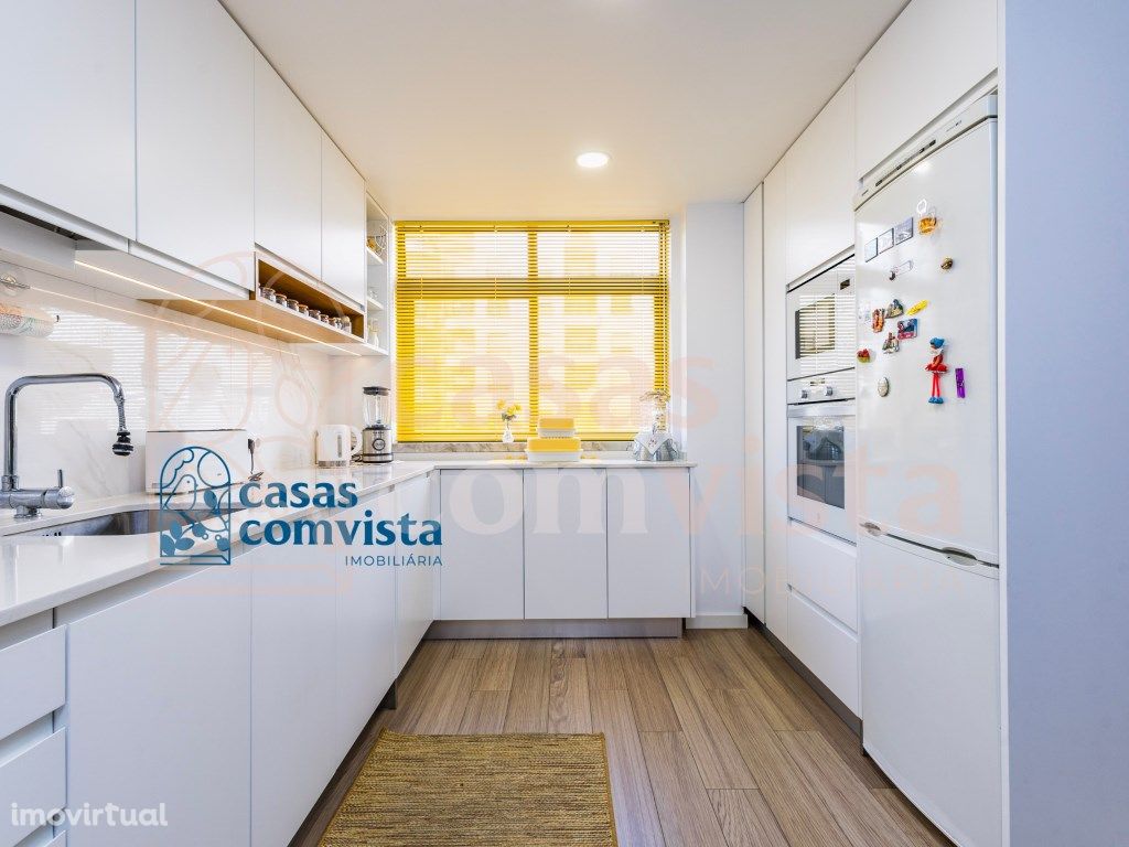 Apartamento T3 / Cozinha Equipada / Arrendamento / Centro...