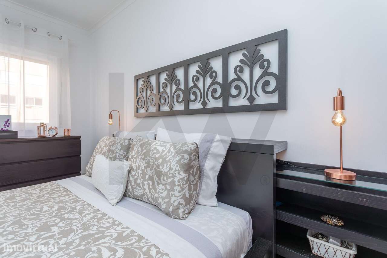 O Seu Novo Refúgio na Avenida de Fitares : T2 renovado e cheio de sol-16