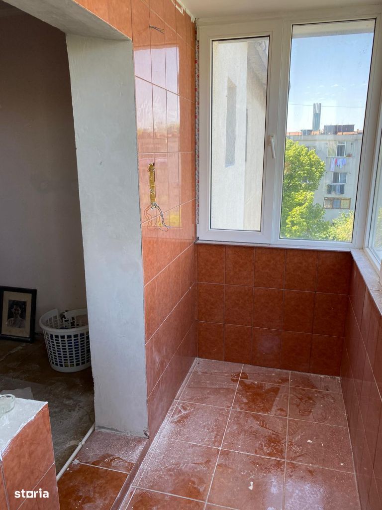 De vanzare apartament cu 3 camere zona Rosiori