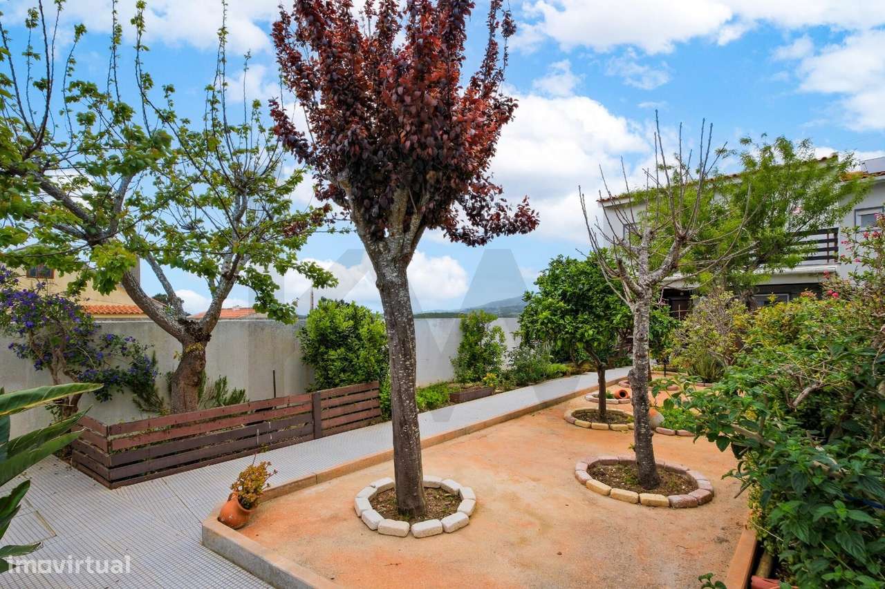 Moradia Geminada T4 com Garagem — Condomínio Privado em Alcabideche - Grande imagem: 3/52