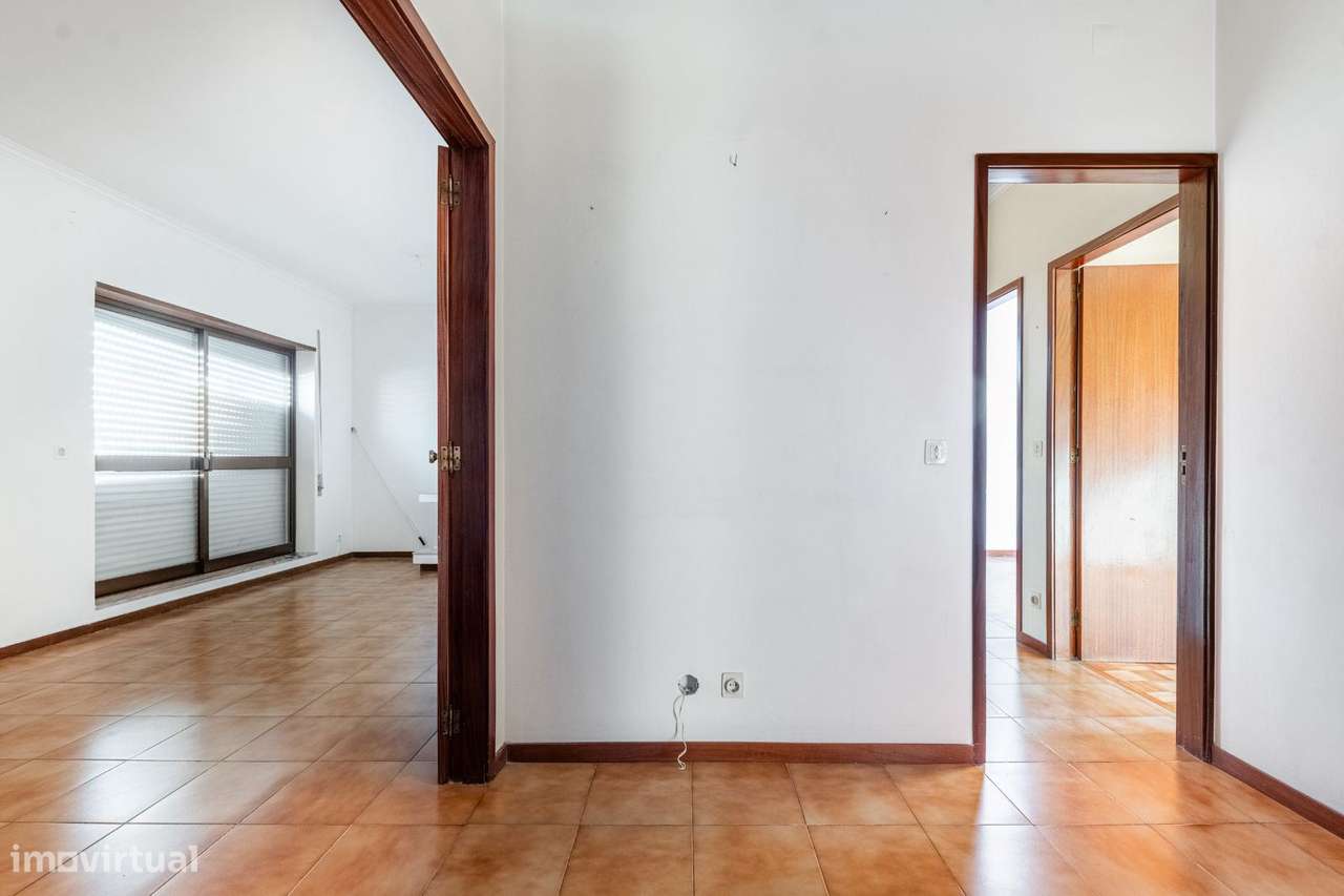 APARTAMENTO T2 - VILA VERDE- CENTRO - Grande imagem: 4/30