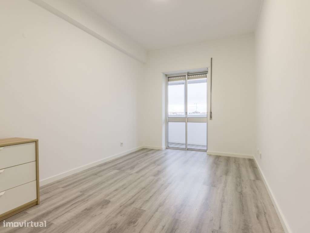 Apartamento T1 renovado | Amora-Seixal | Vista desafogada-6