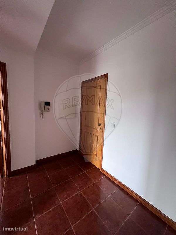 Apartamento T1 para arrendamento - Grande imagem: 2/13