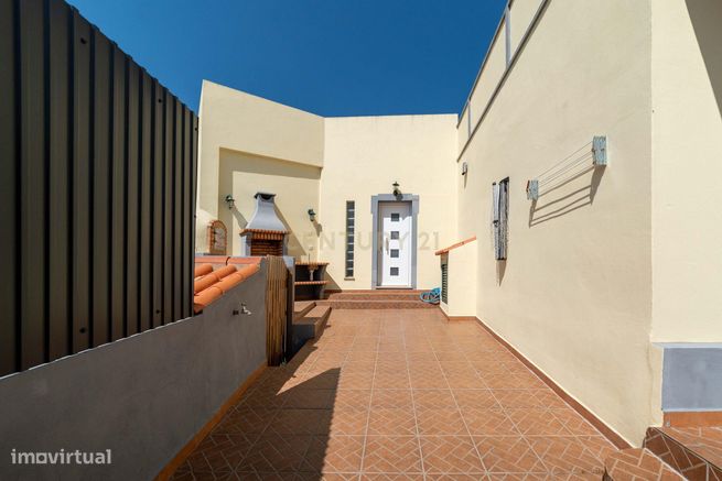Moradia Tradicional Algarvia com Anexo e Terreno Amplo em Casa Branca,-8