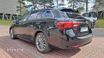 Toyota Avensis Touring Sports 1.8 Comfort - 4
