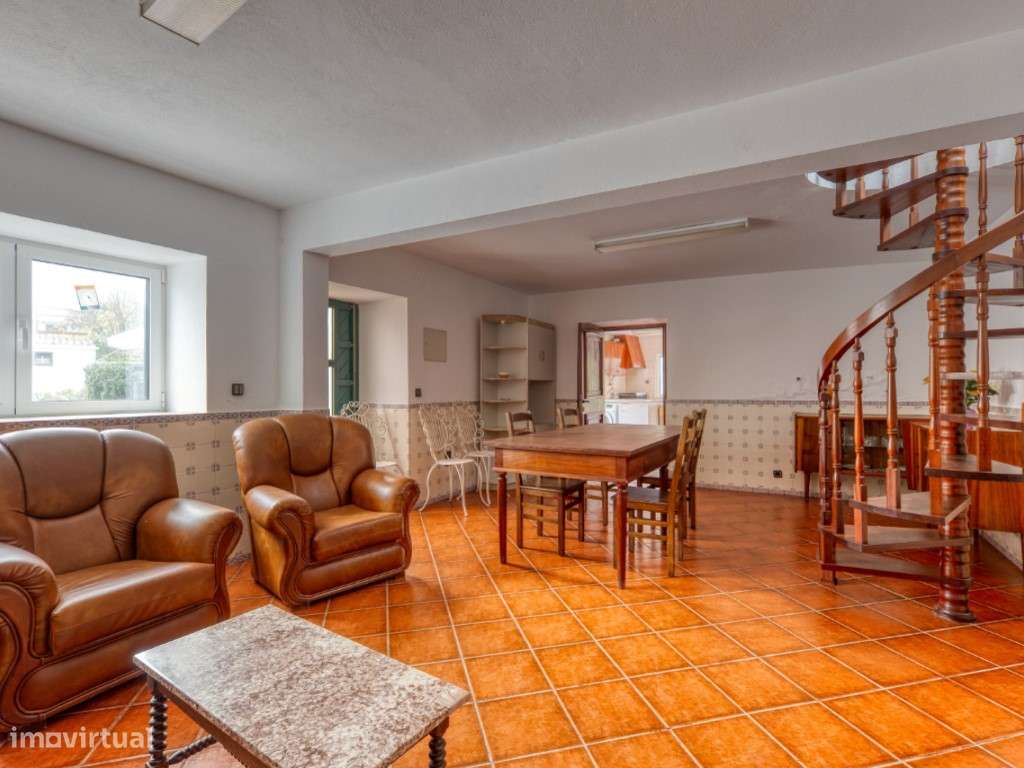 Moradia T4 com Quintal e Terraço, a Apenas 4 Minutos do Centro da V...-16