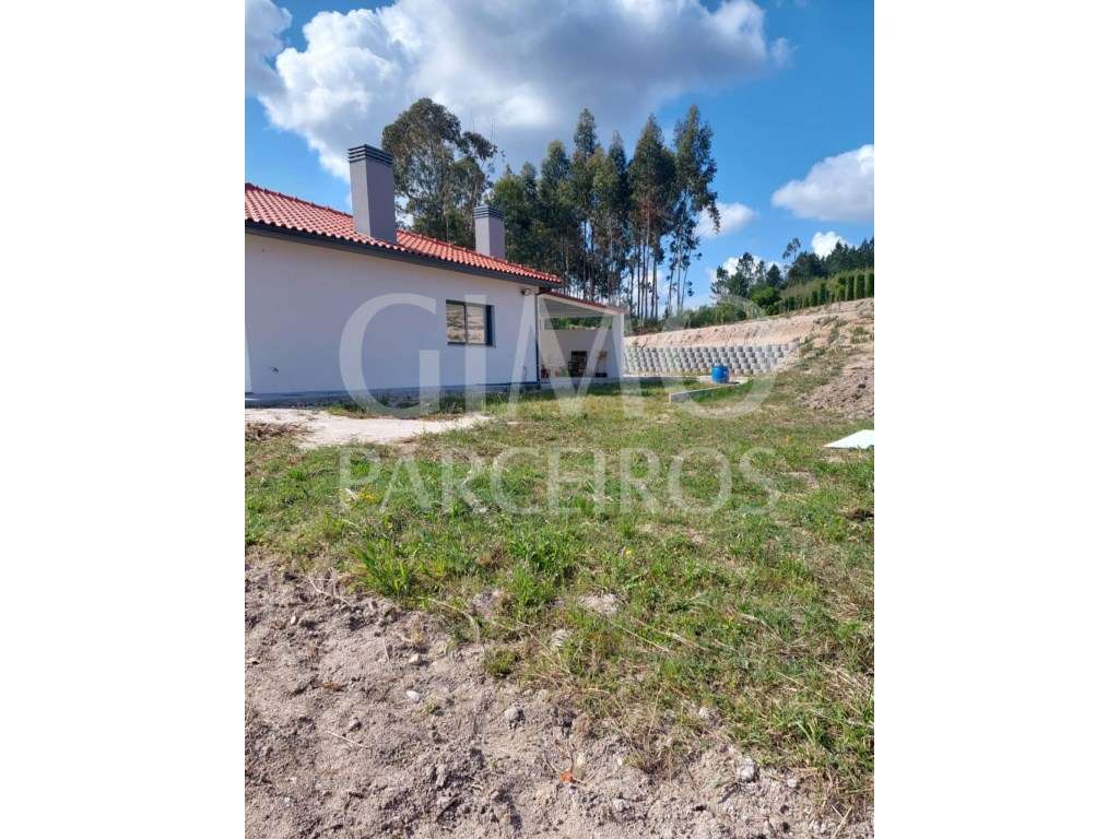 Moradia T3 Moderna e Confortável em Oliveira do Bairro.-23