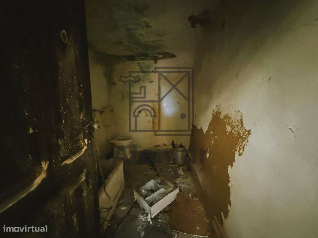 Moradia T3 para Reconstrução Total - Grande imagem: 5/9