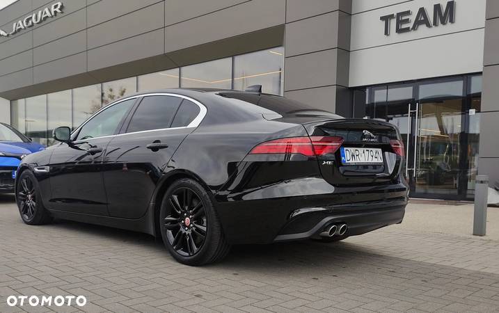 Jaguar XE 2.0 D200 mHEV SE - 12