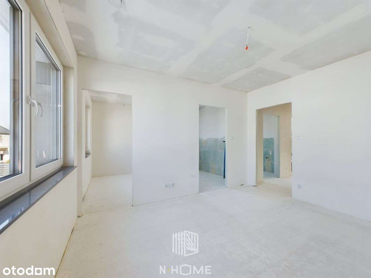 Nowoczesna Zabudowa Z Funkcjonalnym Układem-6