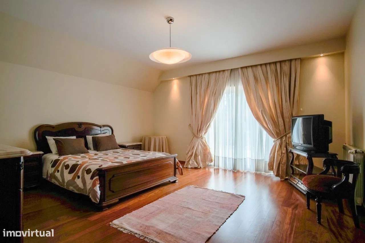 Moradia T5 com Piscina - Esposende-11