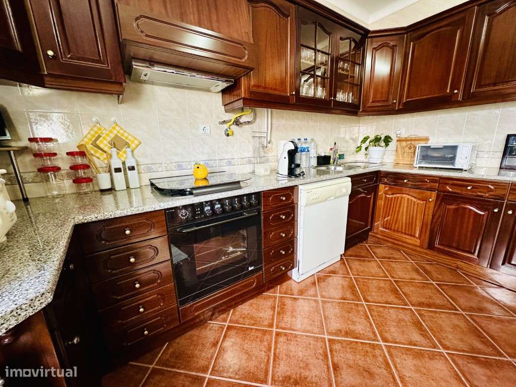 Moradia tipologia T3 e café/ restaurante - Grande imagem: 2/56