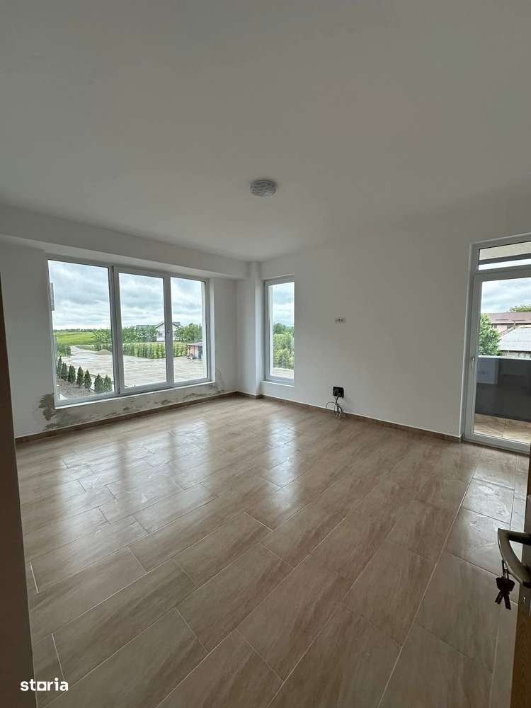 De vanzare 2 camere,2 balcoane etajul 1 - Imagine principală: 3/7