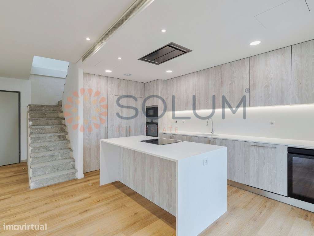 Novo Duplex T4 com 2 terraços - Montijo-14