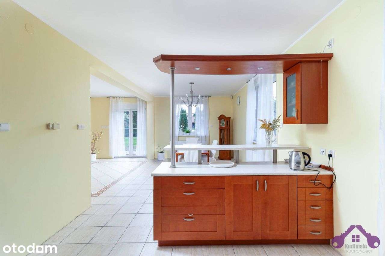 Dom z dużymi sypialniami i pomieszczeniem biurowym-8